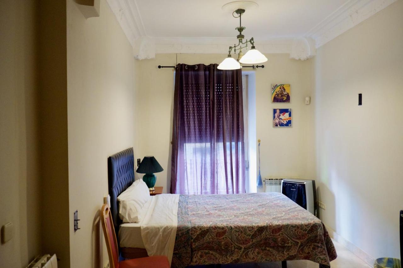 Bookingham ★Apartaments & Suites Мадрид Екстериор снимка