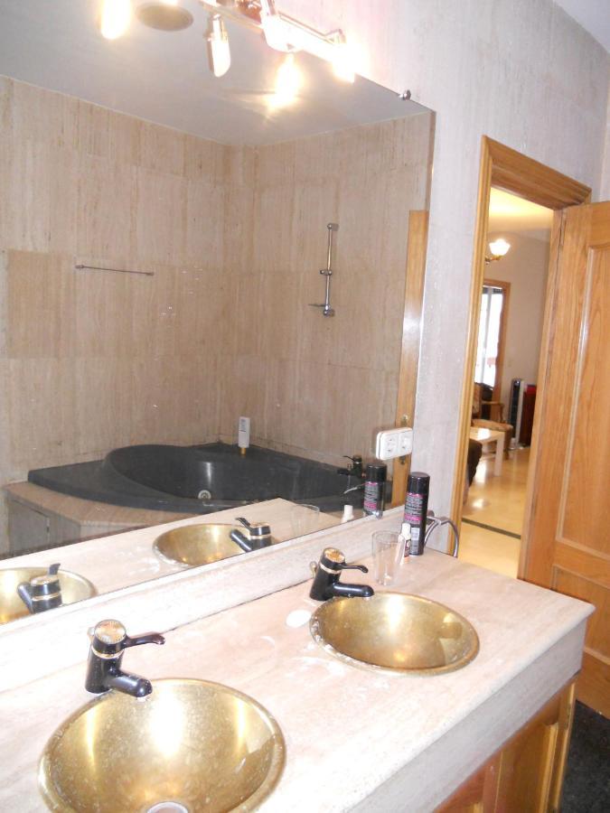 Bookingham ★Apartaments & Suites Мадрид Екстериор снимка