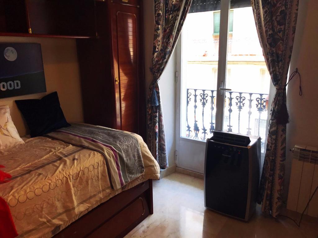 Bookingham ★Apartaments & Suites Мадрид Екстериор снимка