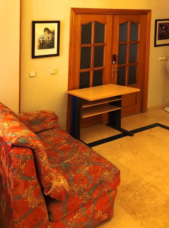 Bookingham ★Apartaments & Suites Мадрид Екстериор снимка