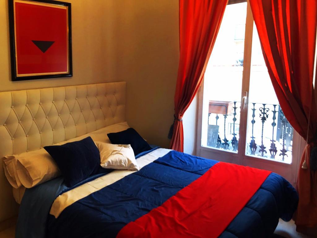 Bookingham ★Apartaments & Suites Мадрид Екстериор снимка