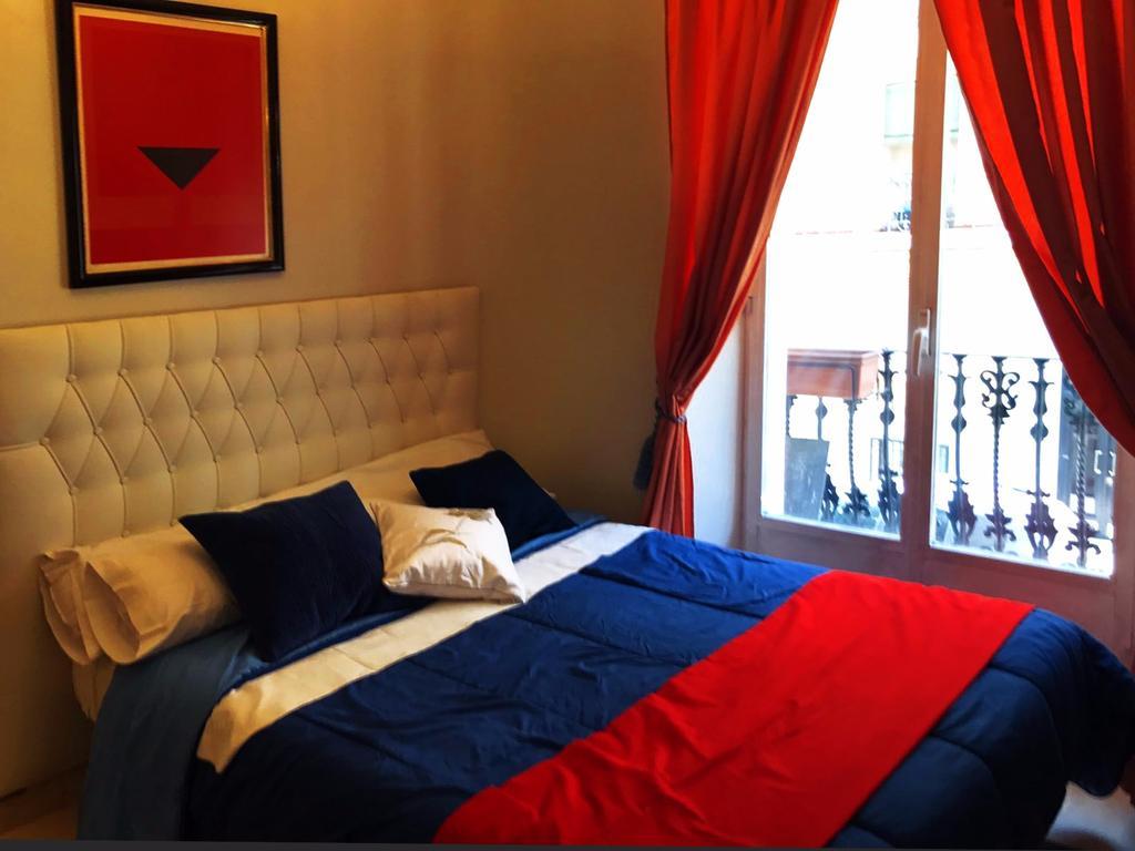Bookingham ★Apartaments & Suites Мадрид Екстериор снимка